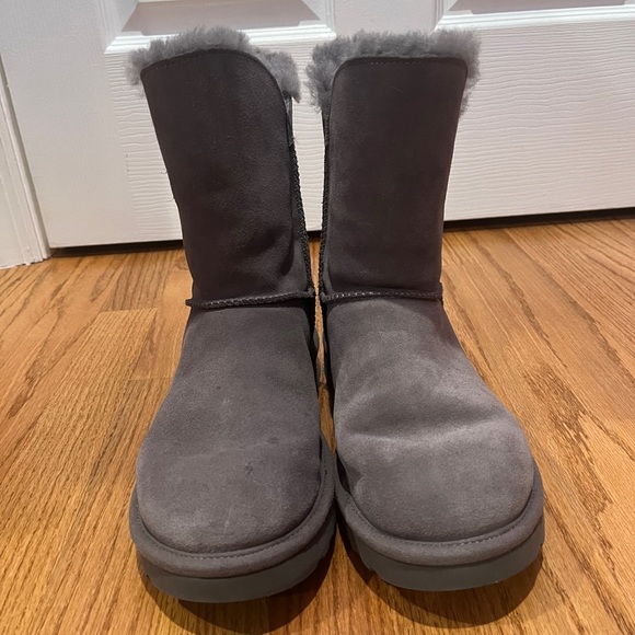 Womens Uggs Constantine Boots with Three Laces Size 9 - Picture 2 of 5